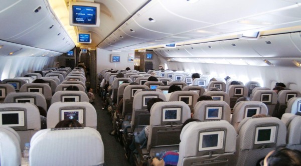Japan Airlines indicará a sus pasajeros los asientos que usarán 'los bebés llorones'