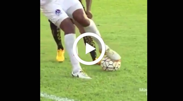 Costly presume su genial caño a Will Barahona desde otro ángulo