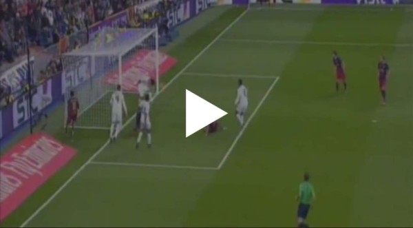 VIDEO: La gran salvada de Marcelo a disparo de Suárez