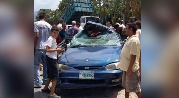 En accidente de tránsito perecen dos cadetes navales