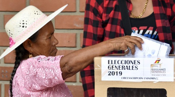 Comienza votación presidencial en Bolivia con difícil reto para Morales