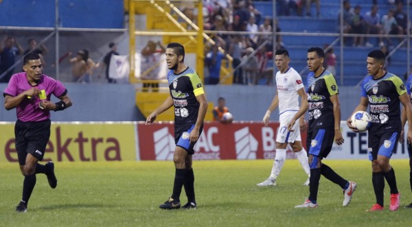 Juan Ramón Mejía tras derrota del Real de Minas ante Olimpia: 'Los árbitros siguen incidiendo'