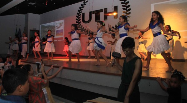 Noche artística y cultural de Saint Paul Academy