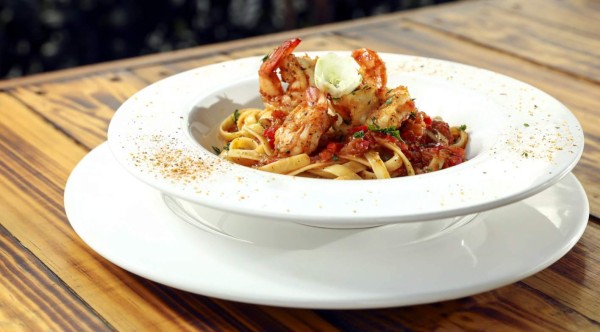 Pasta cajún con camarones
