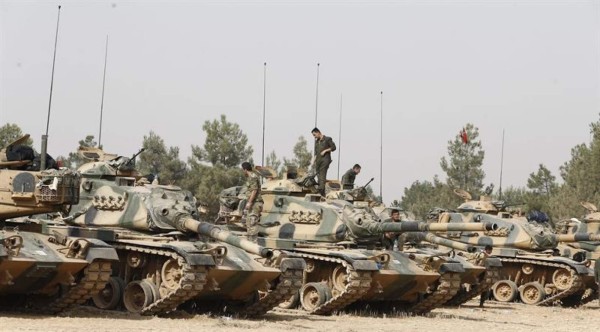 Al menos 21 combatientes muertos en atentado contra base de rebeldes sirios