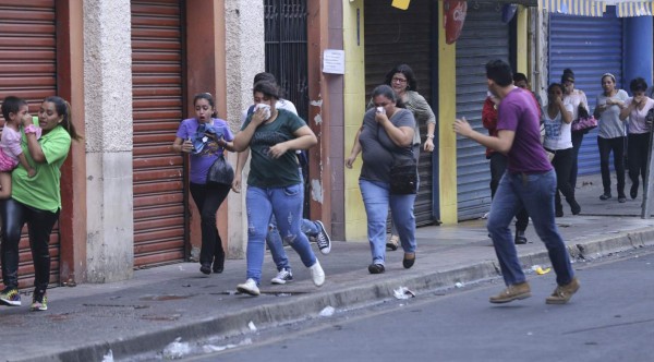 Turbas causan terror en la tercera avenida de San Pedro Sula