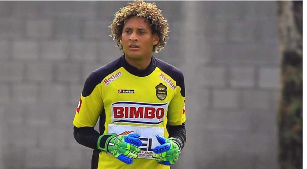 Kevin Hernández se presenta a entrenar con Real España