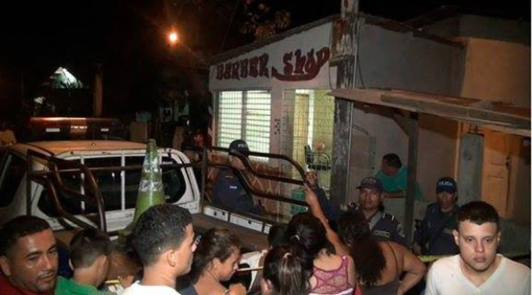 A barbería llegan a matar a dos jóvenes en La Ceiba