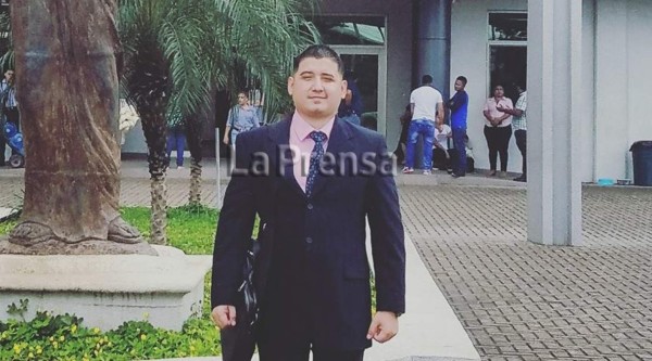 Matan a un abogado frente a farmacia donde asesinaron a doctora en Tela