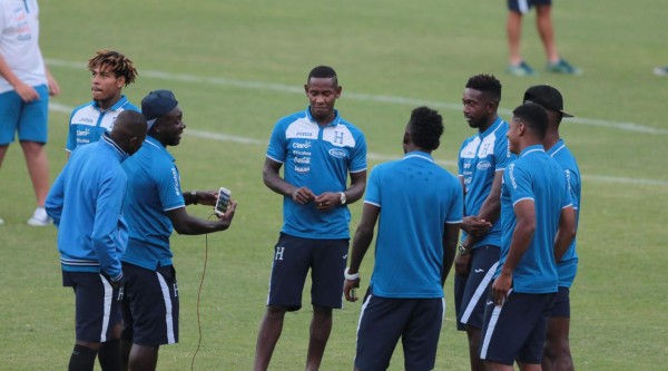 Video: Wilmer Crisanto dio clases de baile en la Selección