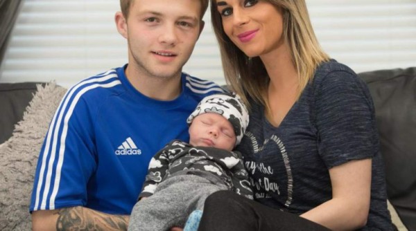 A sus 31 se enamora de su jardinero de 16 años y su historia se hace viral