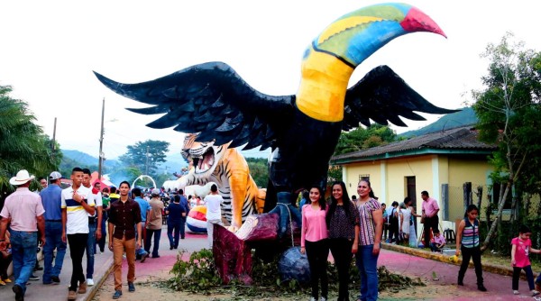 Trinidad ardió de entusiasmo con sus chimeneas