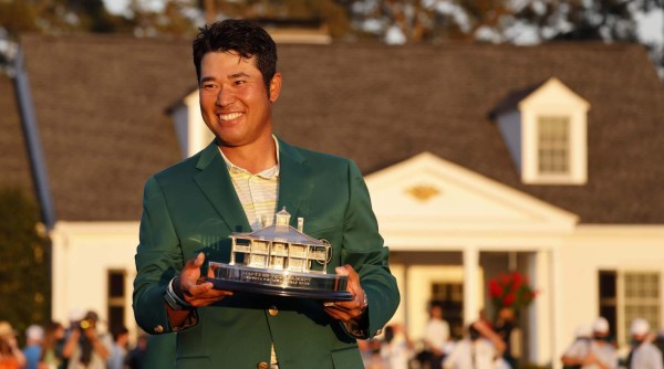 Augusta (United States), 11/04/2021.- Hideki Matsuyama of Japan celebrates during the green jacket ceremony after winning the 2021 Masters Tournament at the Augusta National Golf Club in Augusta, Georgia, USA, 11 April 2021. The 2021 Masters Tournament is held 08 April through 11 April 2021. (Japón, Estados Unidos) EFE/EPA/ERIK S. LESSER