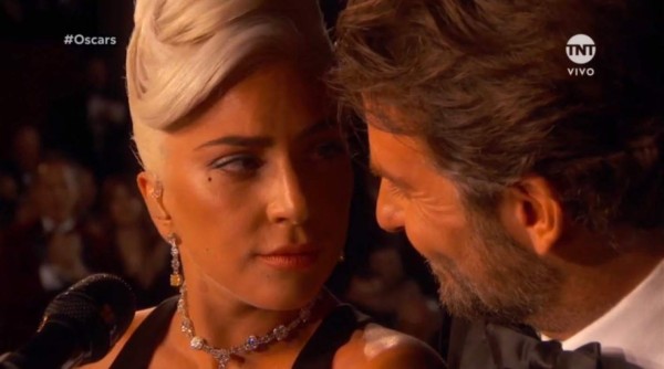 Bradley Cooper y Lady Gaga hacen romántica presentación en los Óscar 2019