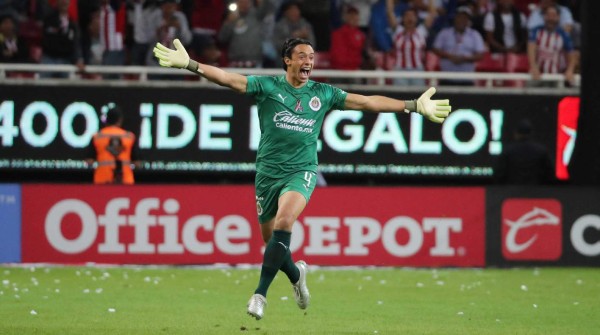 Video: ¡Portero 'Toño' Rodríguez de las Chivas anotó gol desde su área !