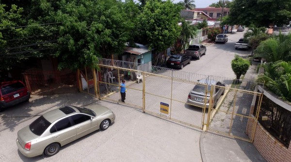 Sampedranos defienden sus trancas y portones