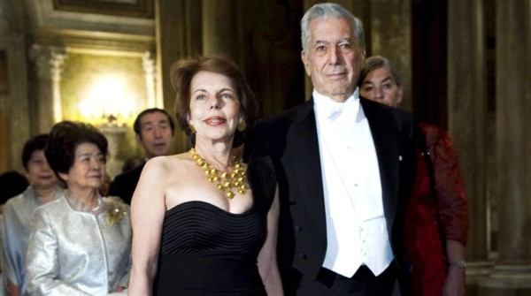 Patricia Llosa todavía anda su anillo de casada