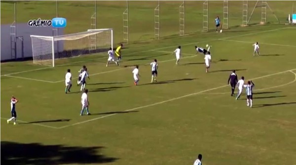 El golazo de escorpión de un joven de 13 años, candidato al Premio Puskas