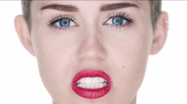 Miley Cyrus se desnuda en su último video