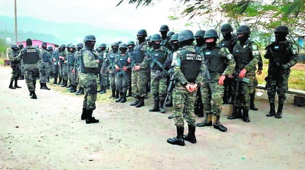 Trasladan de Renaciendo a diez de la pandilla 18 a los Cobras