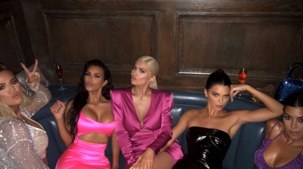 Kanye West quiere tener relaciones sexuales con sus cuñadas