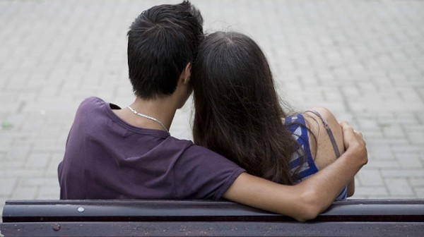Socializan reformas para prohibir matrimonios entre menores