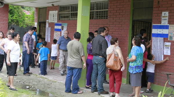 Sampedranos madrugaron a ejercer su derecho en pro de la democracia