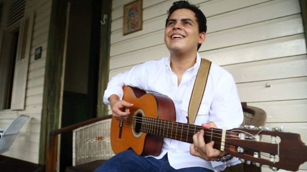 Rodolfo Bueso estrena canción y anuncia concierto navideño junto con Río Roma y artistas centroamericanos