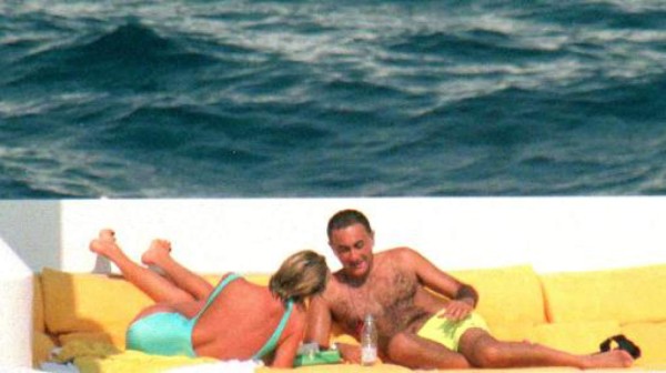 Revelan fotos de Lady Di en bikini