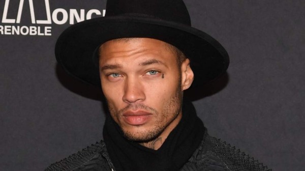 Jeremy Meeks estuvo encarcelado durante más de tres años por tenencia ilegal de armas y hurto mayor.