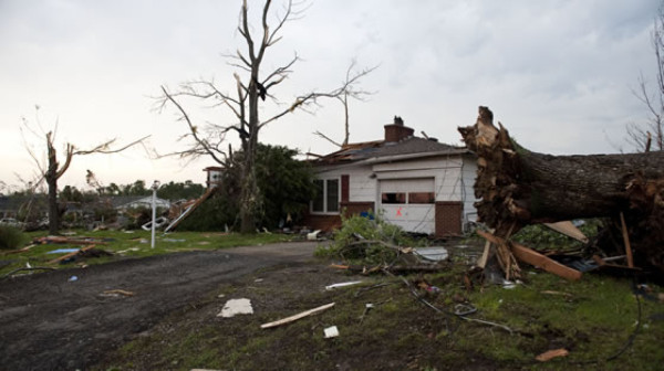Tornado arrasa Missouri y deja al menos 116 muertos