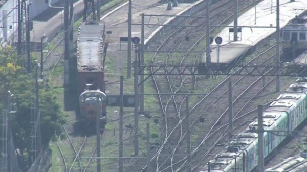 Narcos secuestran un tren en Río de Janeiro para huir de la policía