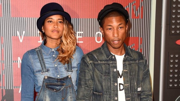 Pharrell Williams no tuvo ni uno ni dos, es padre de trillizos