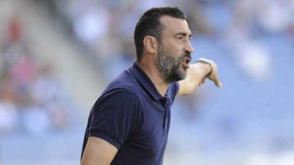 El Tenerife cesa a su entrenador