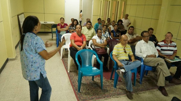Capacitan a bibliotecarios para fomentar la lectura