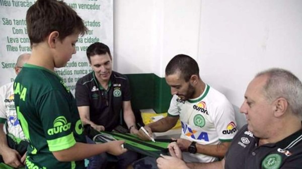 El desgarrador llanto de Alan Ruschel, del Chapecoense: 'Perdí muchos amigos'