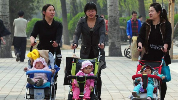 Vietnam sopesa terminar con su política de dos hijos por familia