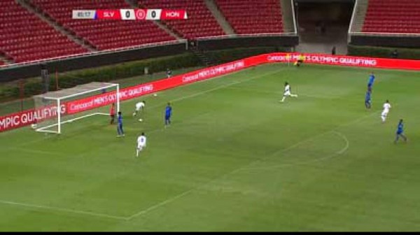 Douglas Martínez abrió el marcador en el Honduras - El Salvador del Preolímpico de Concacaf