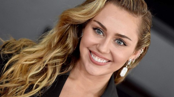 La cantante Miley Cyrus publica polémica foto