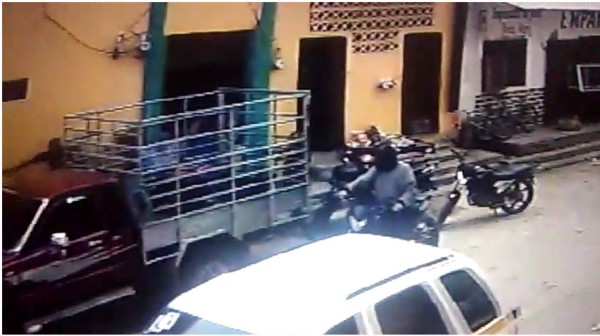 Video: Sicarios ejecutan a un hombre frente a mercado municipal de Yoro