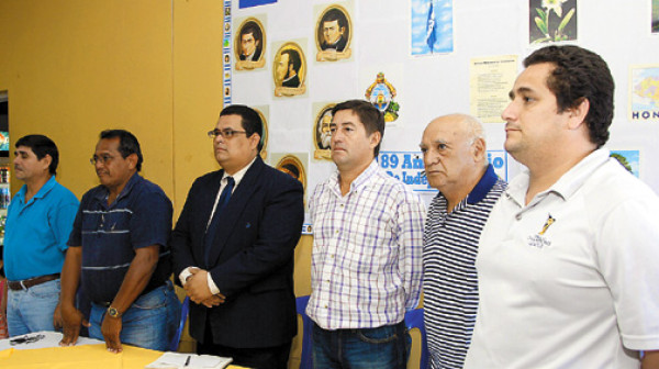 Ex glorias del fútbol hondureño quieren dirigir