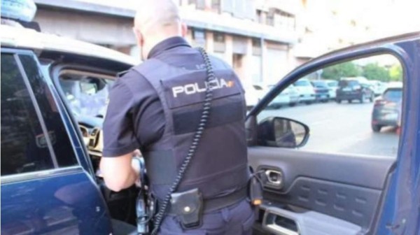 Capturan a hondureña en España tras apuñalar a su esposo