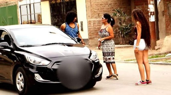 La 'suegra cazafortunas', la parodia que es viral en YouTube