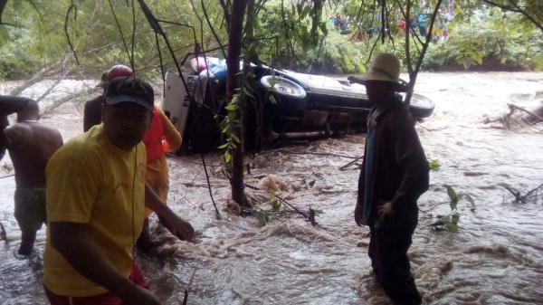 Río arrastra patrulla en Yoro y deja cuatro víctimas mortales