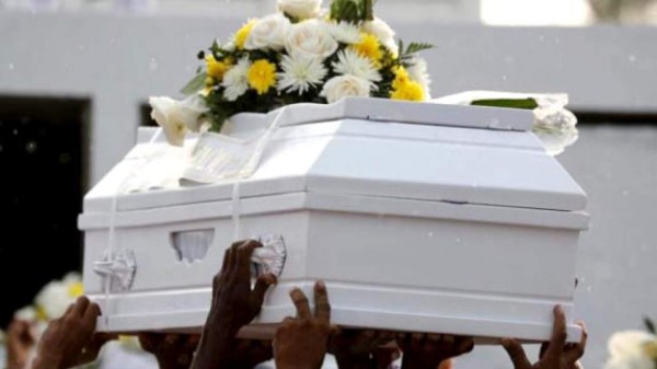 Niña hondureña muere, resucita por unos segundos y vuelve a morir