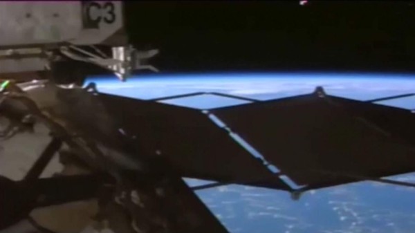 La NASA graba supuesto ovni rondando la Estación Espacial