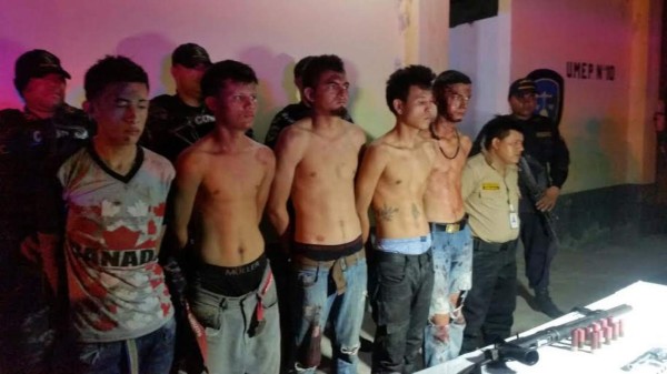 Rescatan a 20 personas en una tienda que era asaltada en Choloma