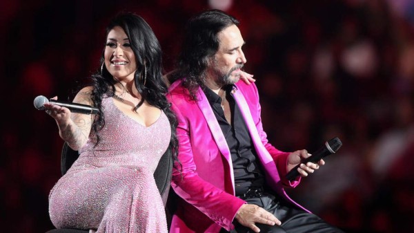 Marco Antonio Solís celebra cuatro décadas de éxito musical