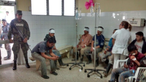 Tres muertos y 32 heridos en accidente vial en Santa Bárbara