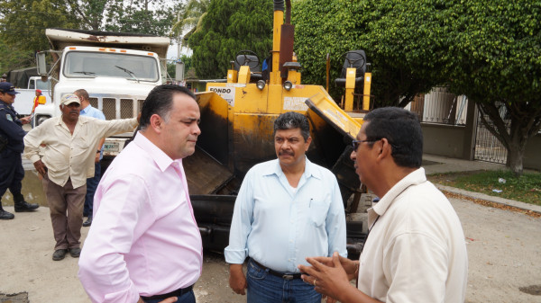 Avanza reparación de calles sampedranas